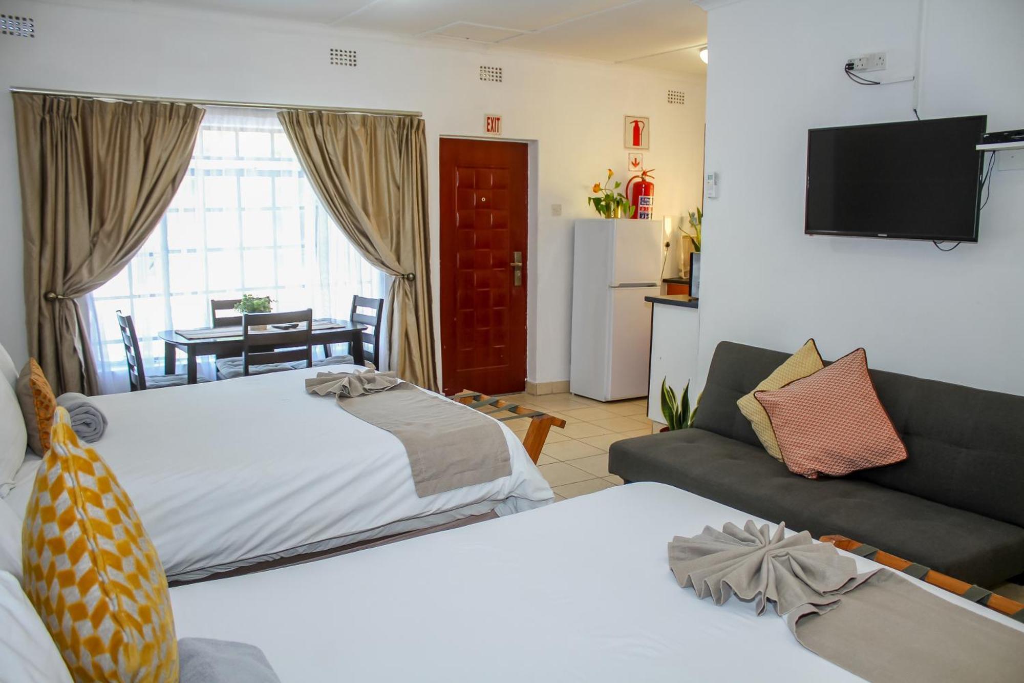 Thamalakane Guest House Маун Стая снимка