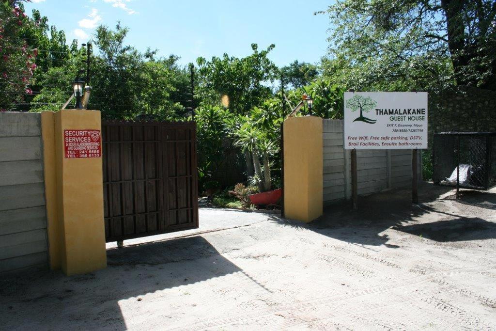 Thamalakane Guest House Маун Екстериор снимка